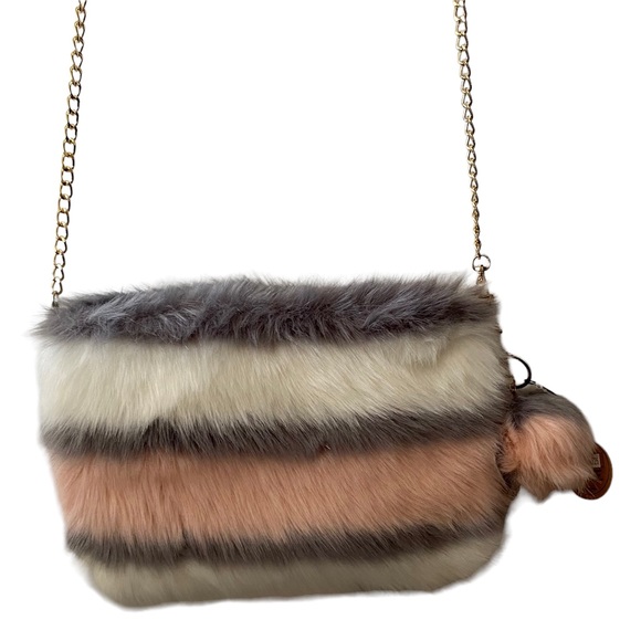Heimish Atlantic Fashion Faux Fur Purse with Goldtone chain strap New wi… - Picture 2 of 6